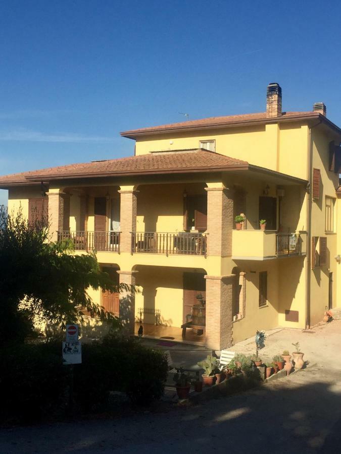 Il Girasole Apartment Castel Ritaldi Exterior photo