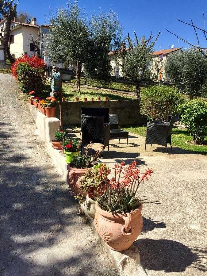 Il Girasole Apartment Castel Ritaldi Exterior photo