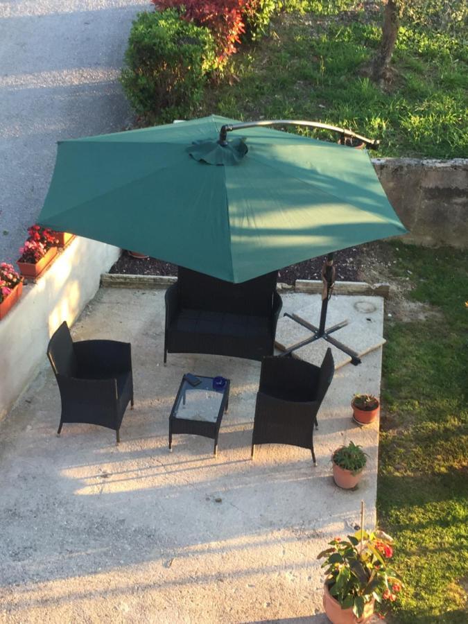 Il Girasole Apartment Castel Ritaldi Exterior photo